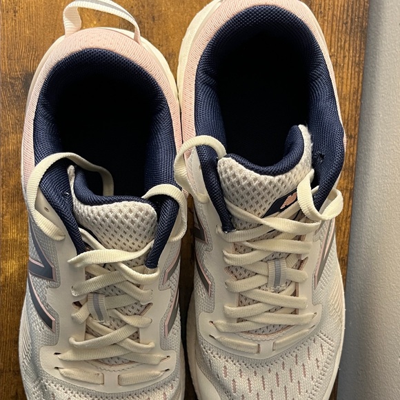 New Balance Women's Fresh Foam Cross Train Size 10.5 - Picture 4 of 7